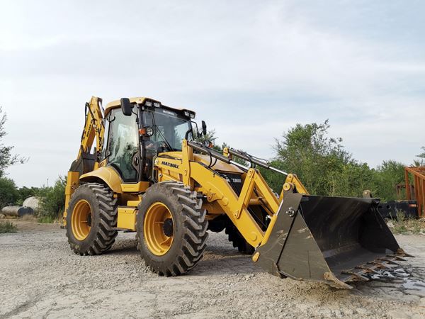 4WD TRACTOR BACKHOE LOADER